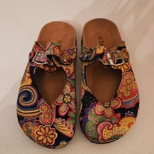 The Paragon Paisley Women's Clogs Size 8